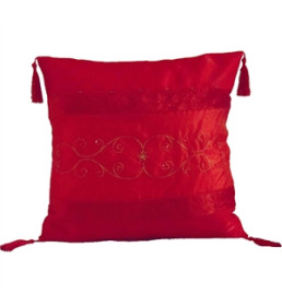 ΜΑΞΙΛΑΡΙ ΚΟΚΚΙΝΟ ΑΠΟ ΤΑΦΤΑ ΜΕ ΒΕΛΟΥΔΙΝΕΣ ΛΩΡΙΔΕΣ , ΚΕΝΤΗΜΑ ΣΤΟ ΚΕΝΤΡΟ ΚΑΙ ΓΕΜΙΣΗ